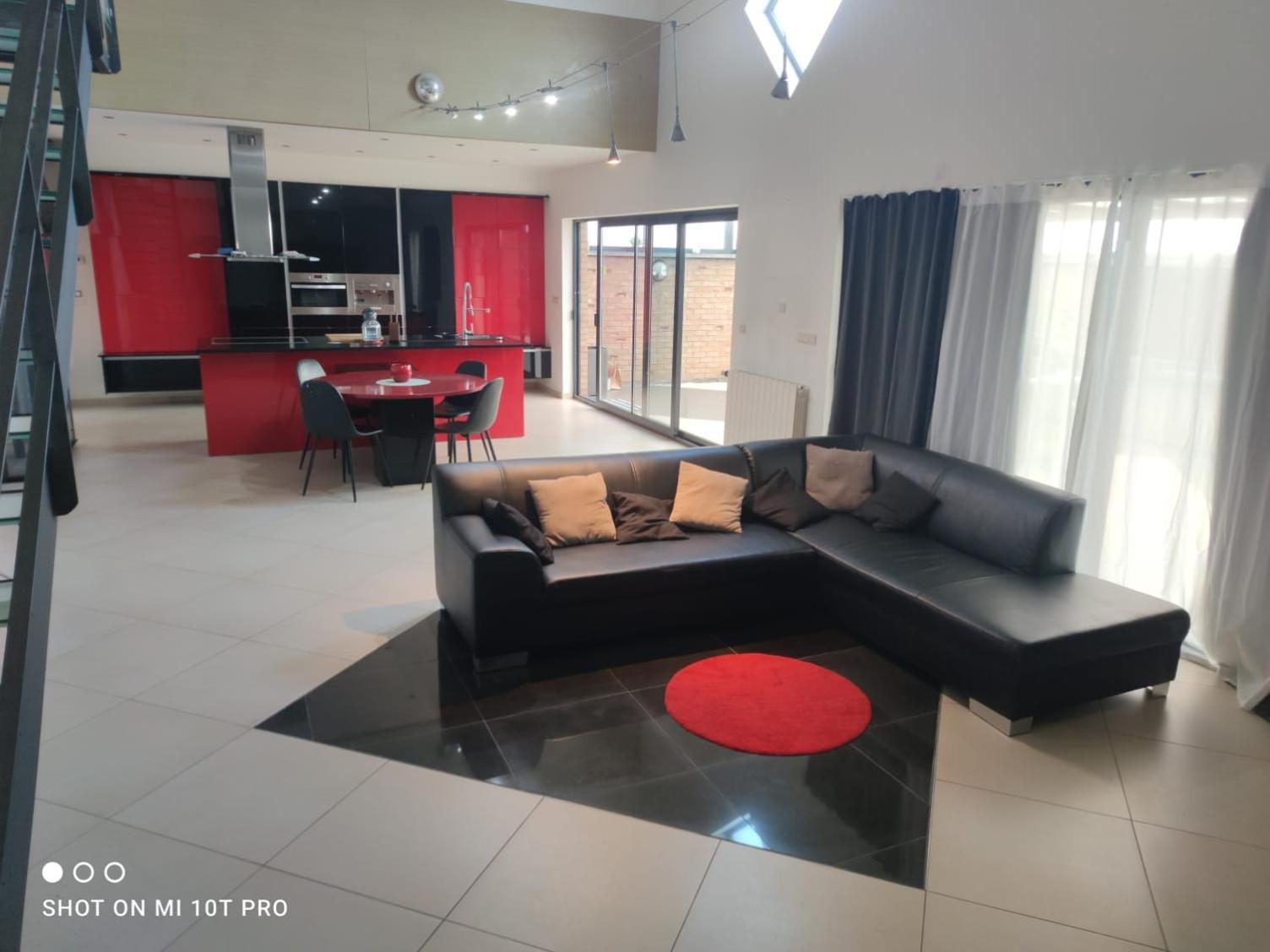 Belle Villa De Luxe Avec 8 Chambres شارلروا الغرفة الصورة